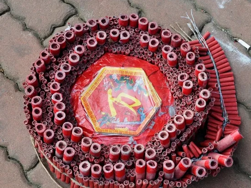 鞭炮__Gunpowder_Whip,中国の新年イメージ